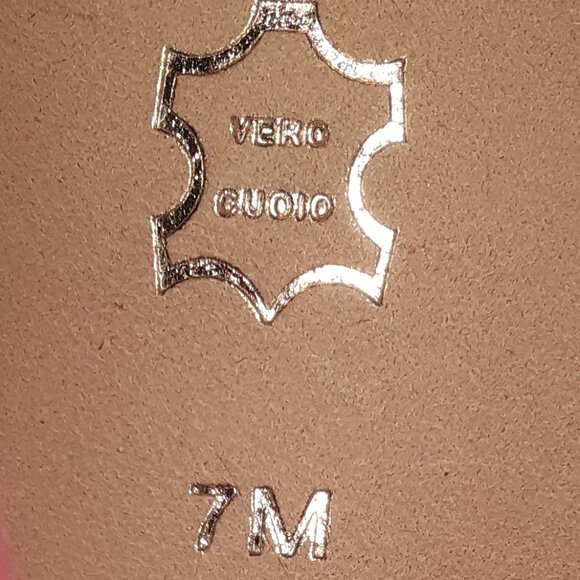 Joan & David Daerina SZ 7 M Raspberry Pink Red Suede 4" Heel Almond Toe Pumps - Picture 8 of 9